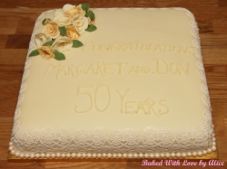 golden-anniversary-cake