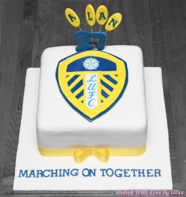 leeds-united-cake